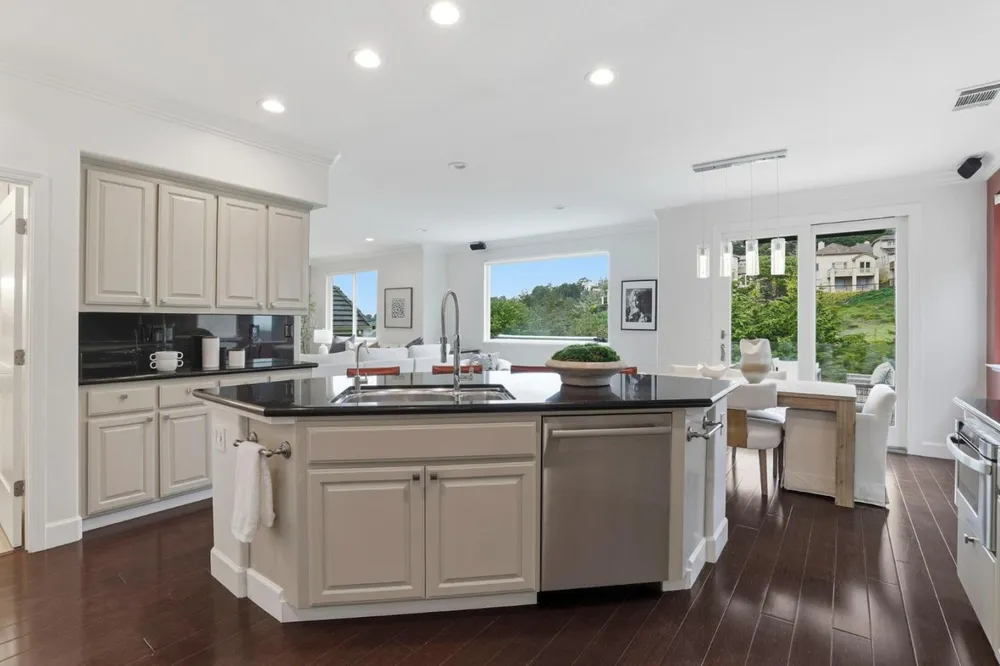 868 Skyridge Dr, Pacifica, CA 94044