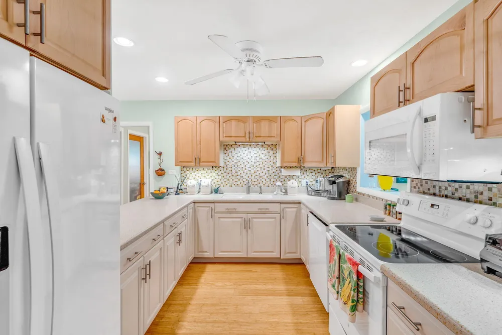 30374 Oleander Blvd, Big Pine, FL 33043