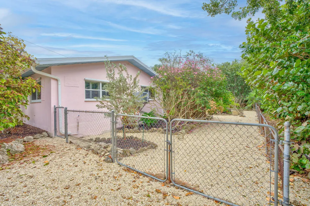30374 Oleander Blvd, Big Pine, FL 33043
