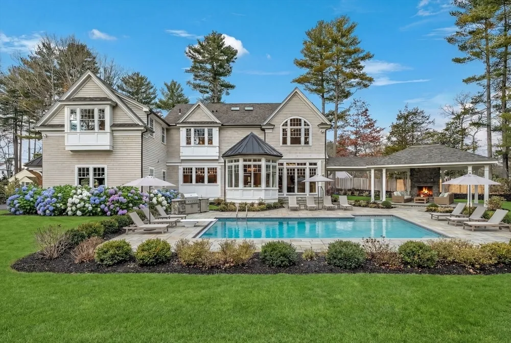 222 Grove St, Wellesley, MA 02482