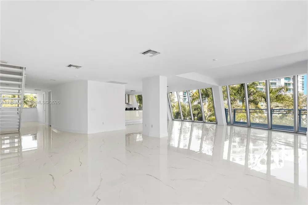 2950 NE 188th St, Aventura, FL 33180