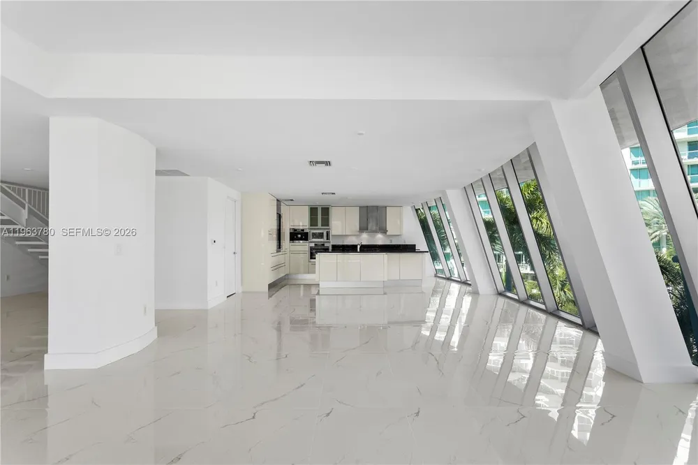2950 NE 188th St, Aventura, FL 33180