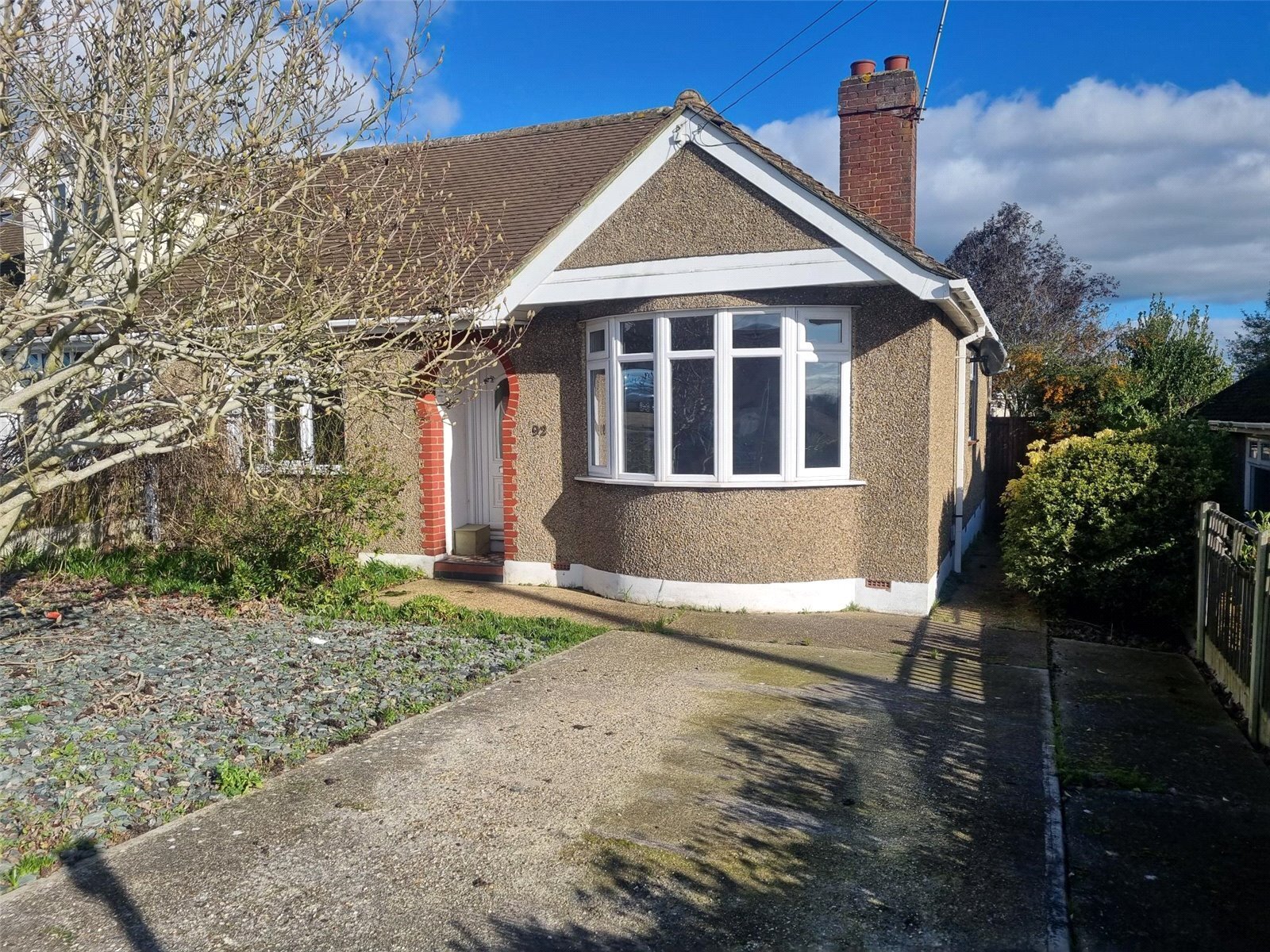 Weir Gardens, Rayleigh, Essex, SS6 Image 1