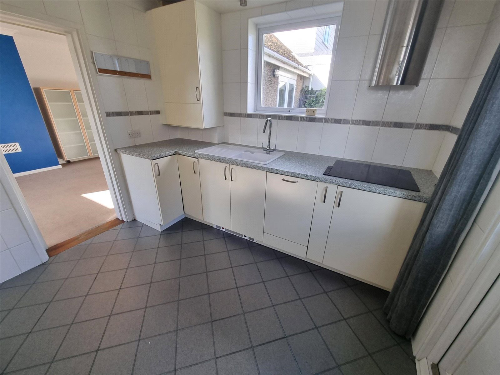 Weir Gardens, Rayleigh, Essex, SS6 Image 5