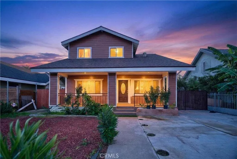 1330 W 48th St, South Los Angeles, CA 90037