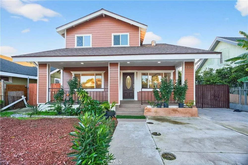 1330 W 48th St, South Los Angeles, CA 90037