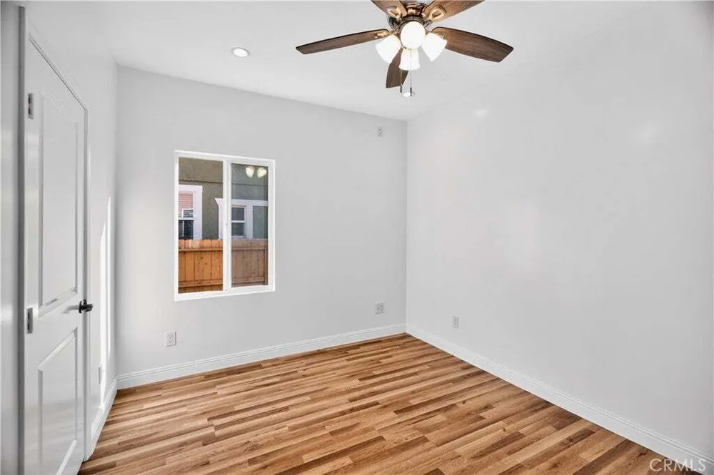 1330 W 48th St, South Los Angeles, CA 90037