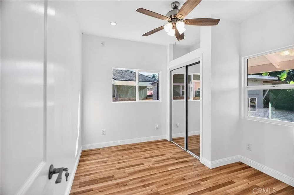1330 W 48th St, South Los Angeles, CA 90037