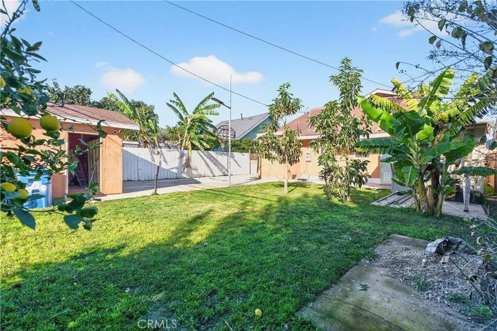 1330 W 48th St, South Los Angeles, CA 90037