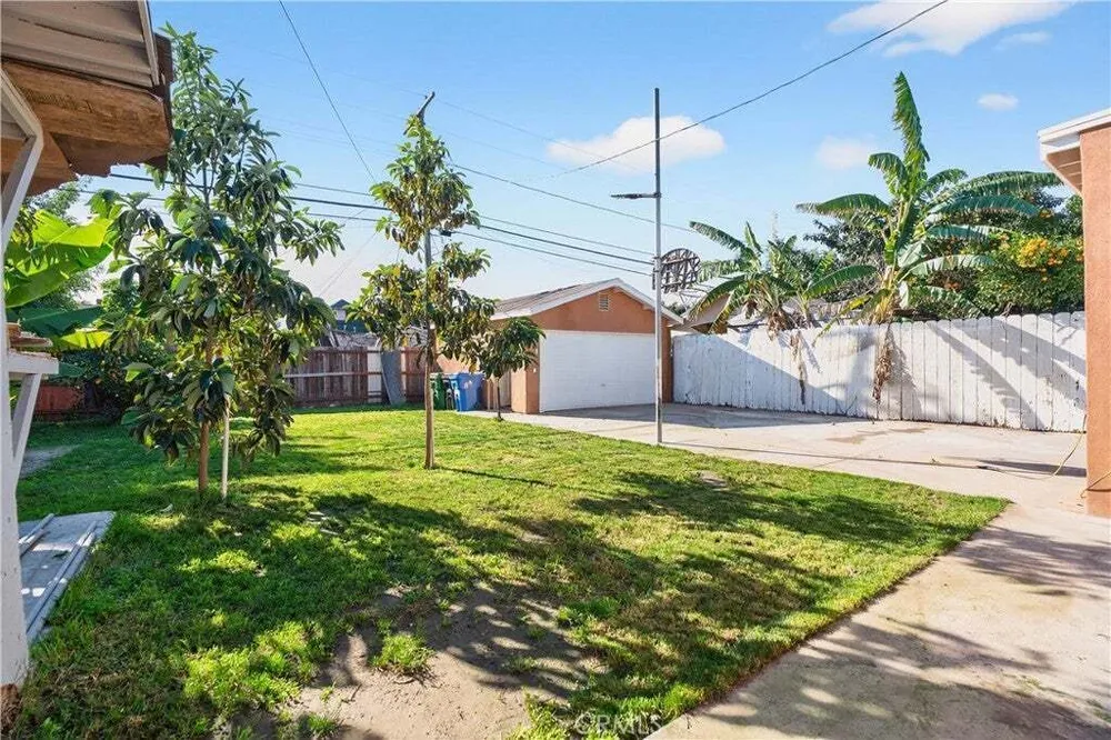 1330 W 48th St, South Los Angeles, CA 90037
