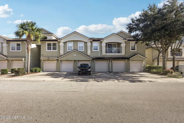 4241 Migration Dr, Jacksonville, FL 32257