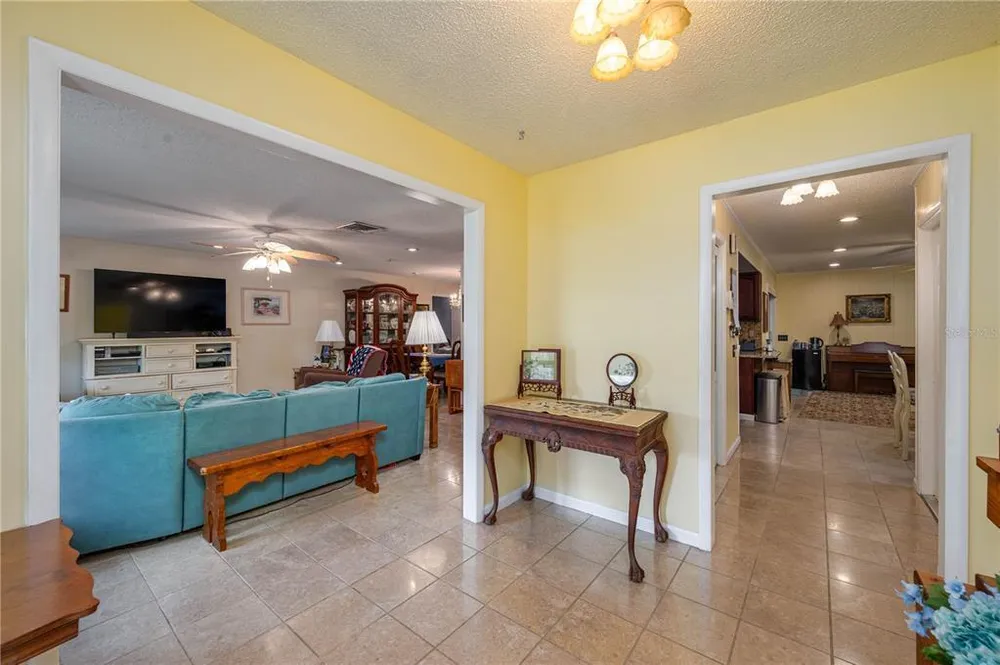 305 Hernando Rd, Winter Haven, FL 33884
