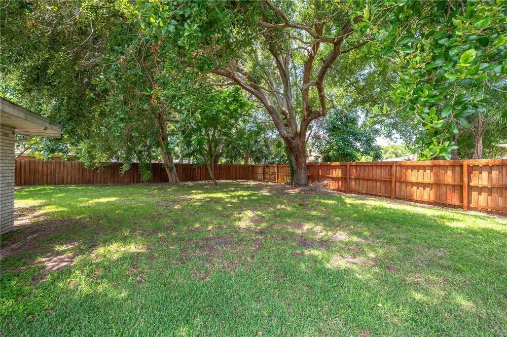 305 Hernando Rd, Winter Haven, FL 33884