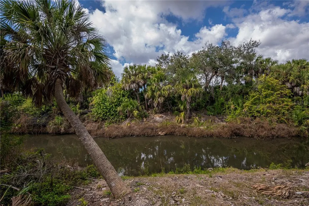 19300 Water Oak Dr, Port Charlotte, FL 33948