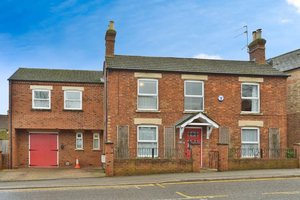 Station Road, Woburn Sands, Milton Keynes