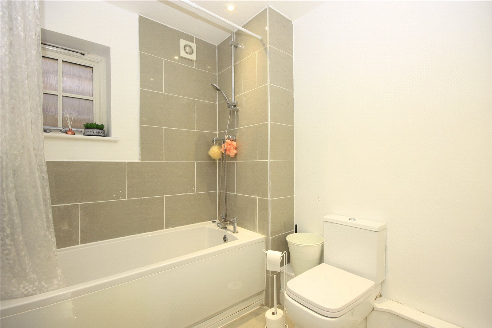 South Street, Havant, Hampshire, PO9 Image 8