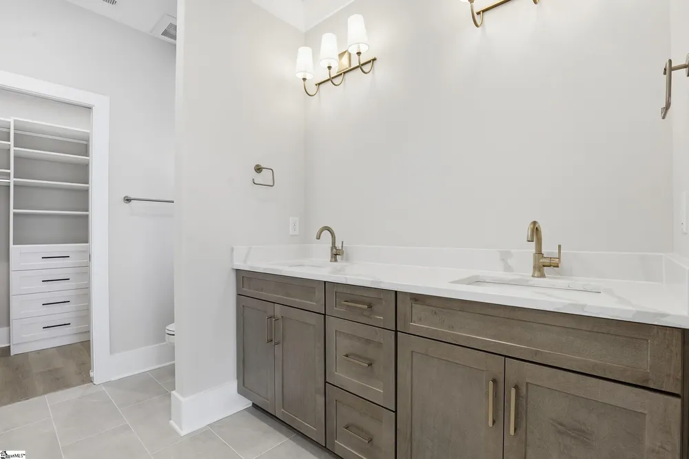 72 McNeil Ct, Greenville, SC 29609
