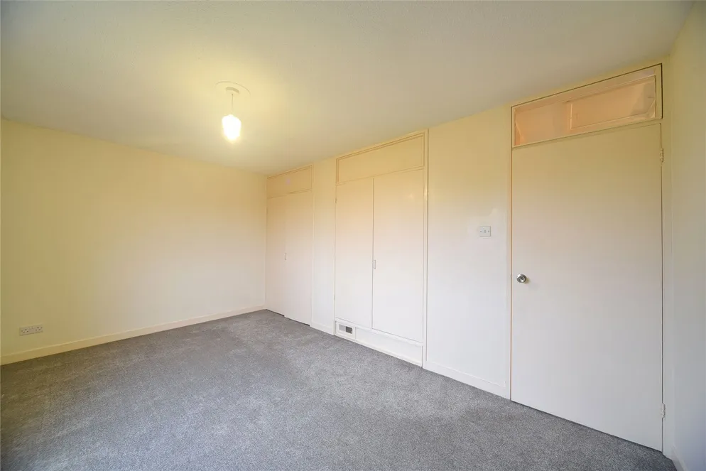 Property carousel item 9
