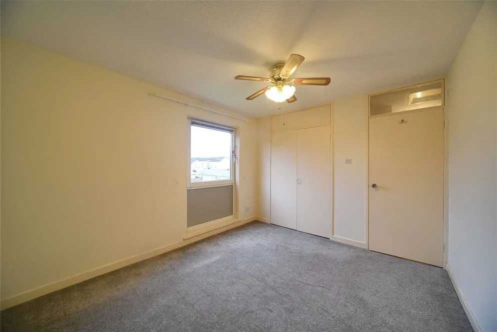 Property carousel item 13