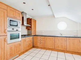 Godwin Court, Swindon thumb 3