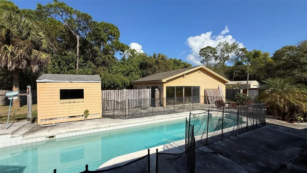 354 Baysinger Ave, Fort Pierce, FL 34982