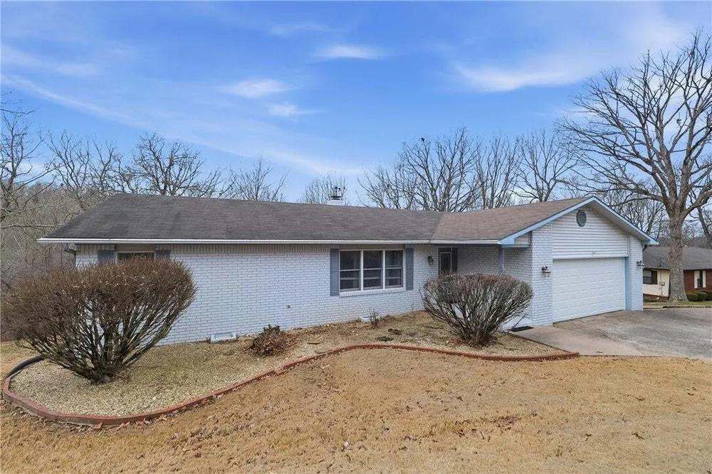 14341 Fox Rd, Rogers, AR 72756