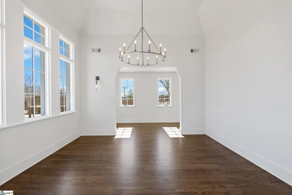 31 N Textile Ave, Greenville, SC 29611