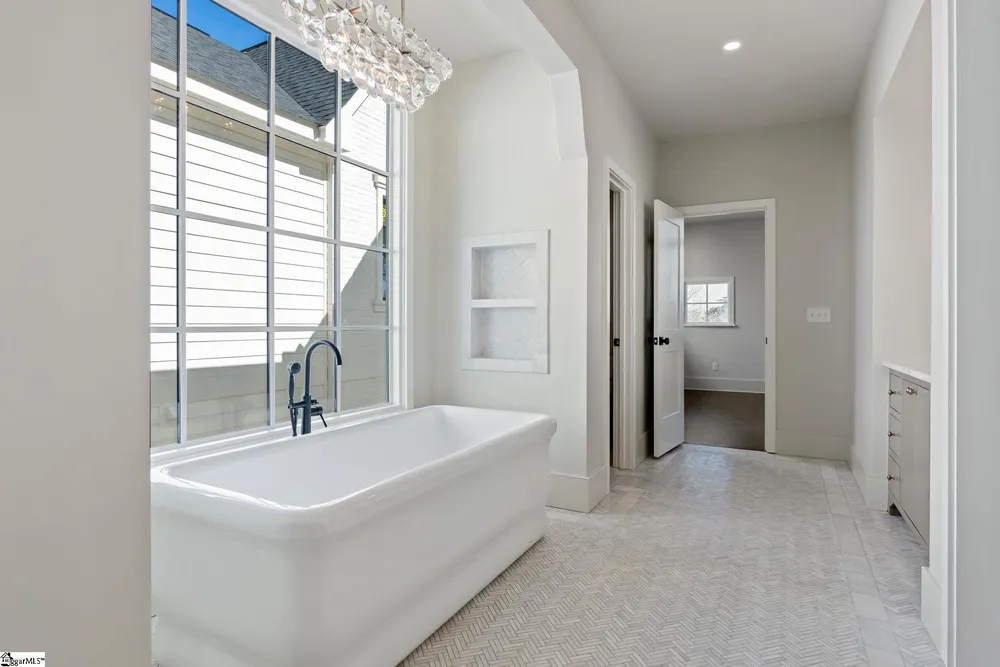 31 N Textile Ave, Greenville, SC 29611