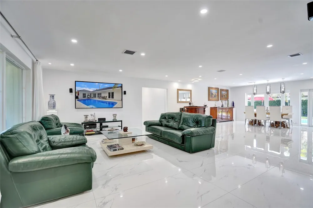 4030 Bayview Dr, Fort Lauderdale, FL 33308