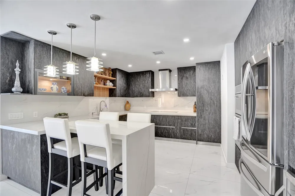 4030 Bayview Dr, Fort Lauderdale, FL 33308