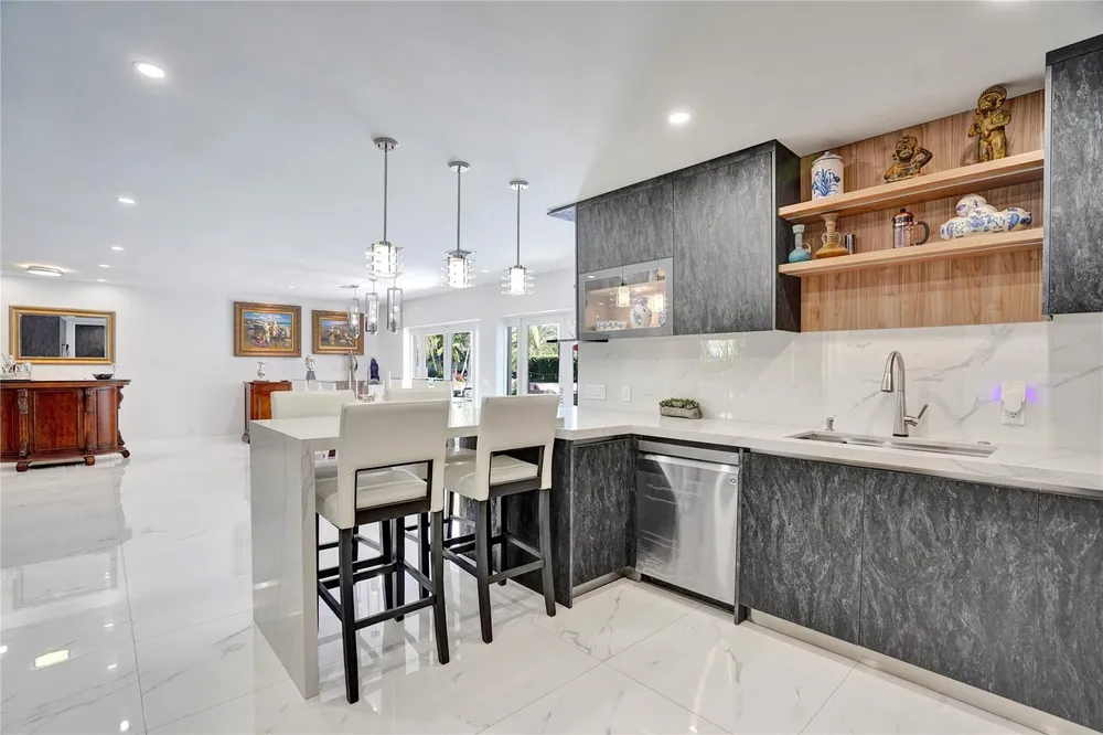 4030 Bayview Dr, Fort Lauderdale, FL 33308