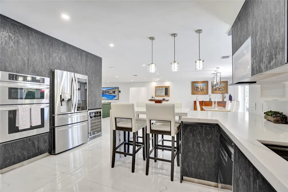 4030 Bayview Dr, Fort Lauderdale, FL 33308