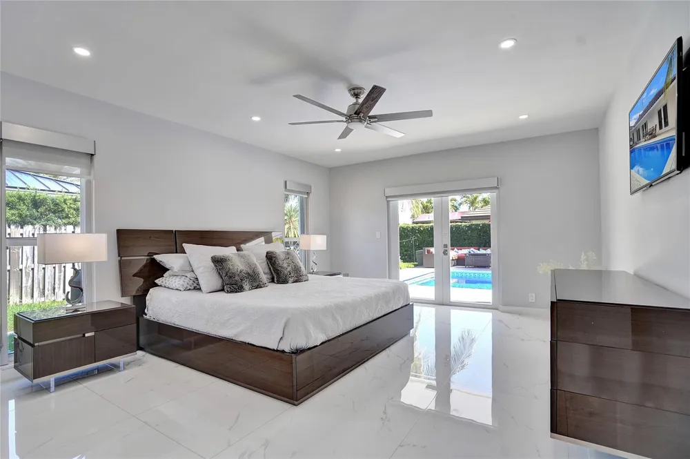 4030 Bayview Dr, Fort Lauderdale, FL 33308
