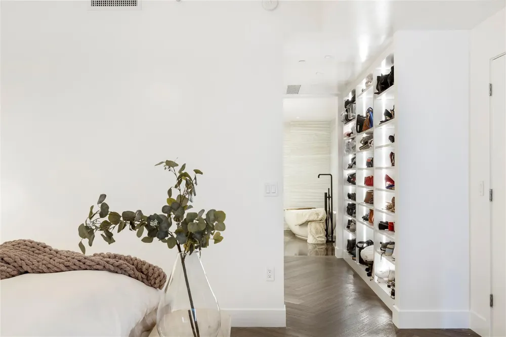2200 N Ocean Blvd, Fort Lauderdale, FL 33305
