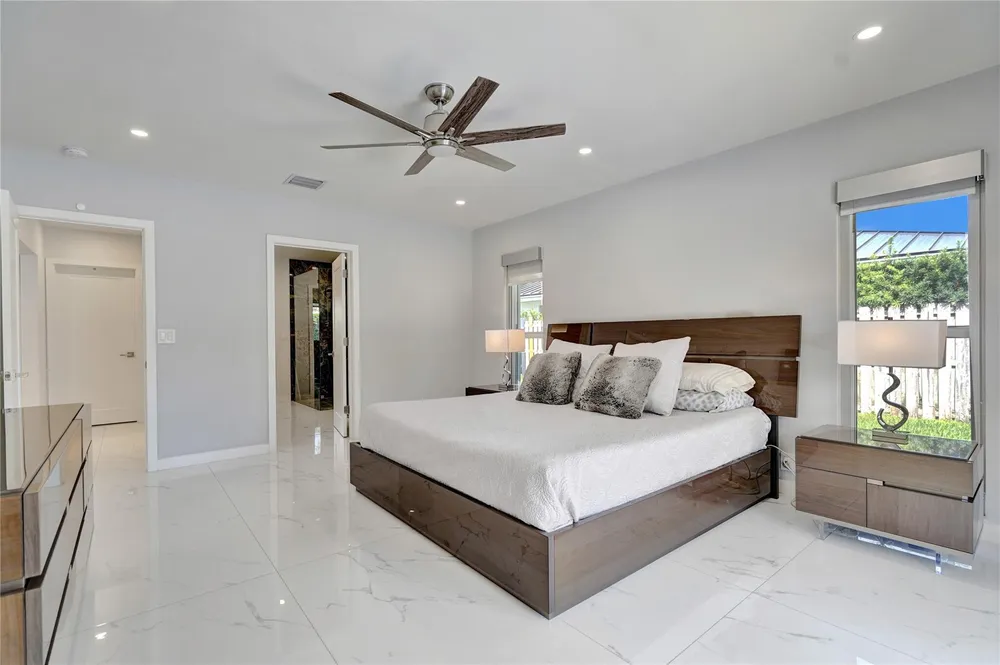4030 Bayview Dr, Fort Lauderdale, FL 33308