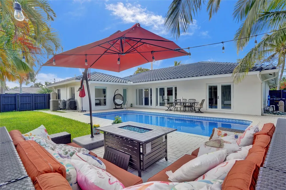 4030 Bayview Dr, Fort Lauderdale, FL 33308