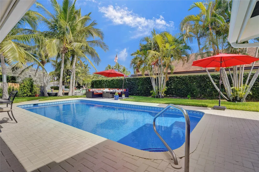 4030 Bayview Dr, Fort Lauderdale, FL 33308