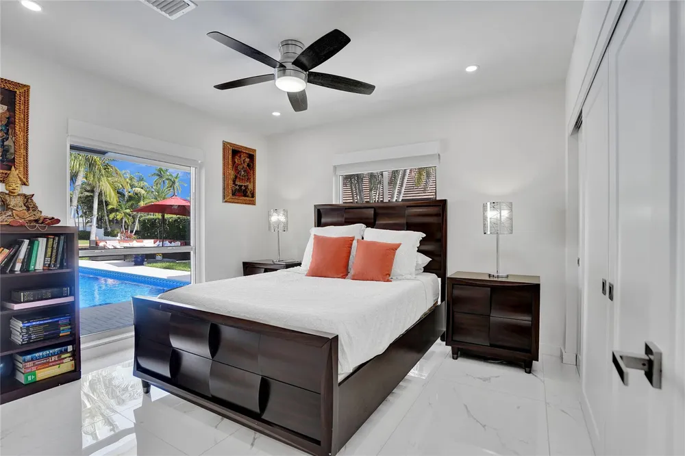 4030 Bayview Dr, Fort Lauderdale, FL 33308