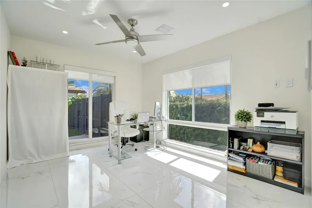 4030 Bayview Dr, Fort Lauderdale, FL 33308
