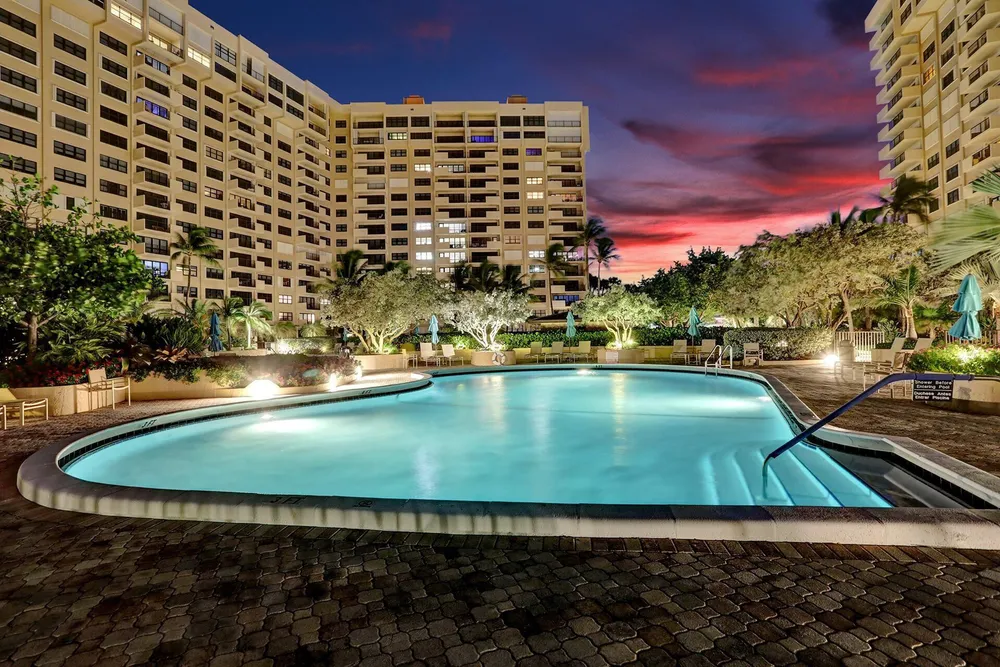 4900 N Ocean Blvd, Lauderdale-by-the-Sea, FL 33308