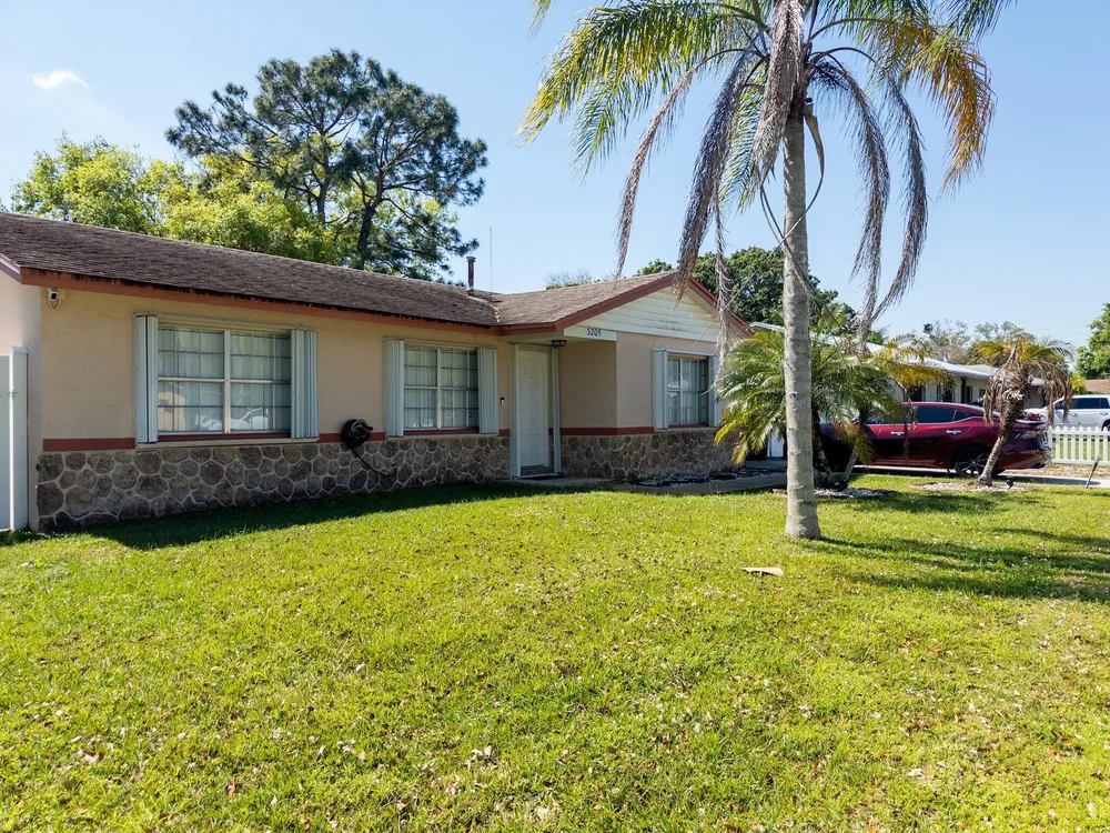 3205 Hibiscus Ave, Fort Pierce, FL 34947