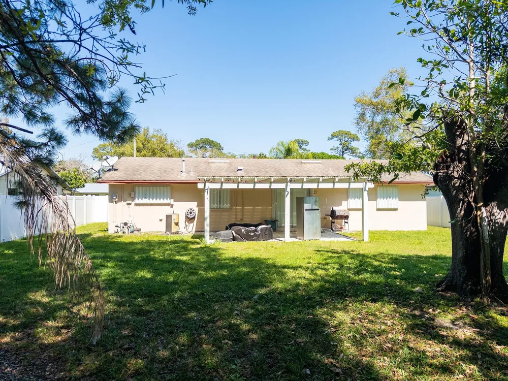 3205 Hibiscus Ave, Fort Pierce, FL 34947