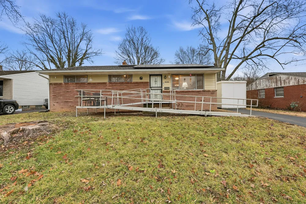 3608 Bolton Ave, Columbus, OH 43227