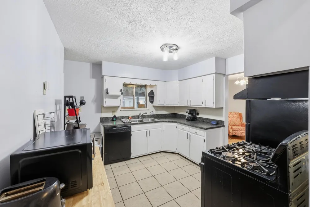 3608 Bolton Ave, Columbus, OH 43227