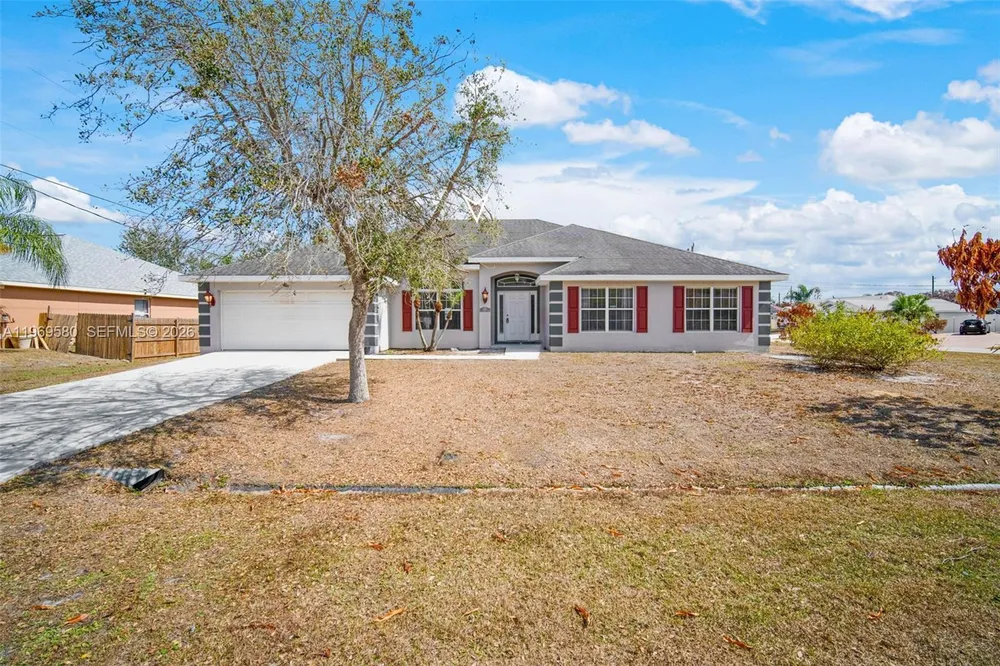 6762 NW Daffodil Ln, Port St Lucie, FL 34983