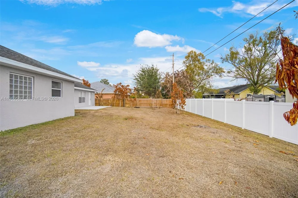 6762 NW Daffodil Ln, Port St Lucie, FL 34983
