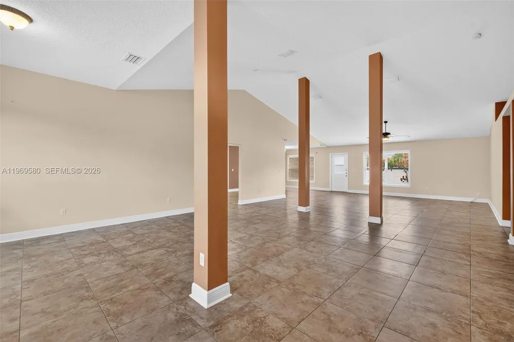 6762 NW Daffodil Ln, Port St Lucie, FL 34983
