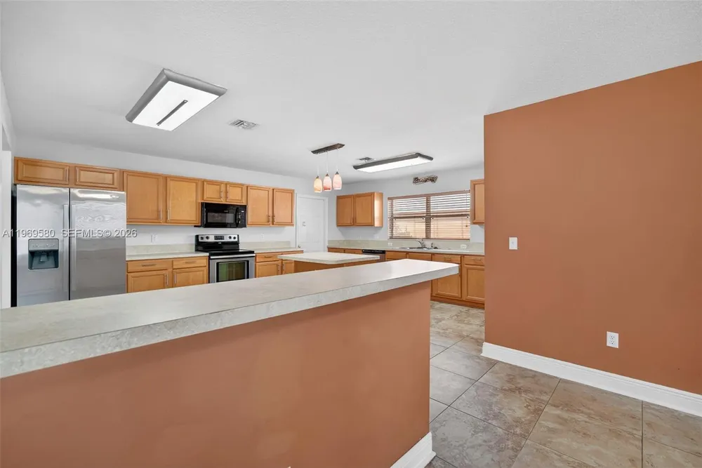 6762 NW Daffodil Ln, Port St Lucie, FL 34983