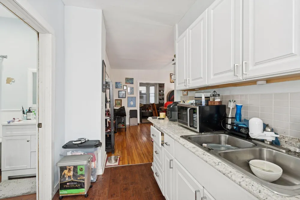 694 Central Ave W, Saint Paul, MN 55104