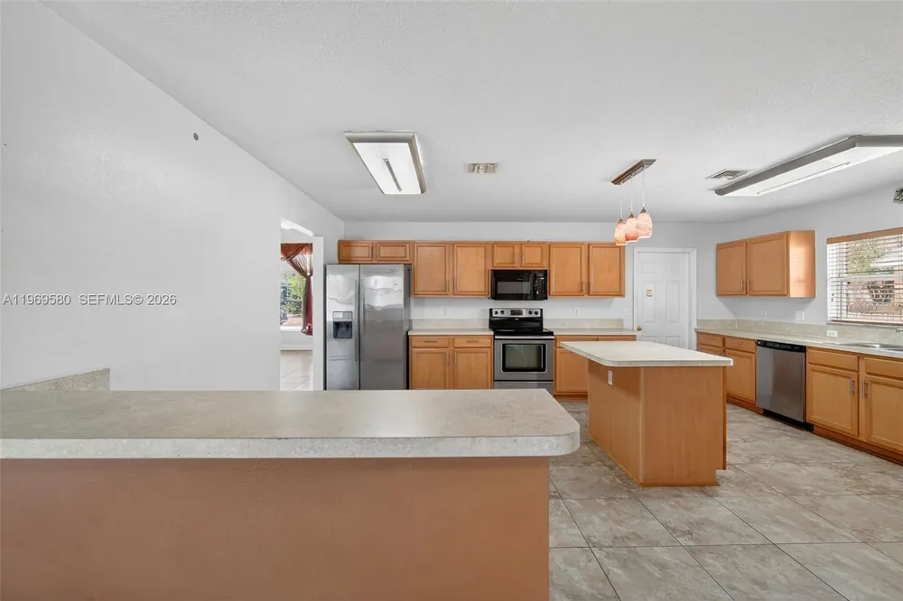 6762 NW Daffodil Ln, Port St Lucie, FL 34983